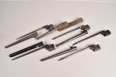 Lot 828 - A group of No.4 MkII bayonets and scabbards