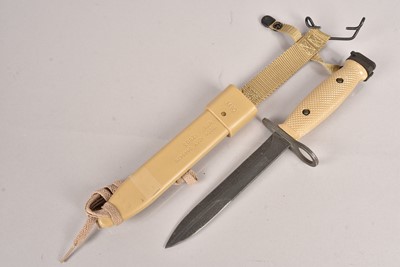 Lot 875 - A US M7 bayonet