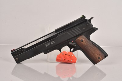 Lot 979 - A Weihrauch HW45 .177 pistol
