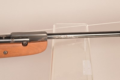 Lot 993 - A Weihrauch HW99S .177 break barrel rifle