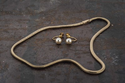 Lot 25 - A 9ct gold fine snake linked necklace