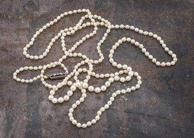 Lot 33 - A certificated string of natural saltwater graduated knotted strung pearls