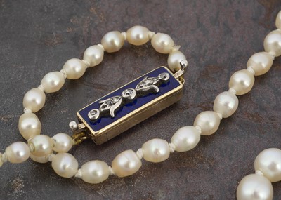 Lot 33 - A certificated string of natural saltwater graduated knotted strung pearls