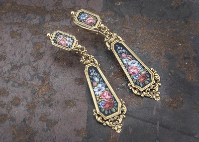 Lot 63 - A pair of 19th Century French enamel floral decorated drop earrings