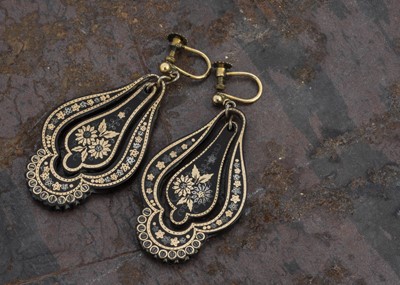 Lot 90 - A pair of 19th Century pique work drop earrings