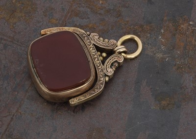 Lot 115 - A Victorian 9ct gold carnelian and bloodstone swivel fob