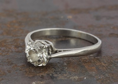 Lot 120 - A platinum diamond old cut solitaire