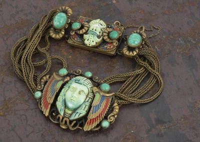 Lot 123 - An early 20th Century Neiger Brothers Egyptian style bracelet