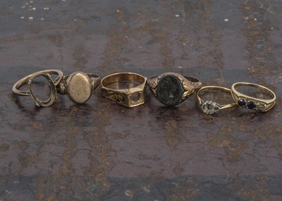 Lot 144 - A collection of gold rings