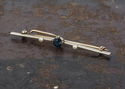 Lot 149 - A 14K marked paste and seed pearl bar brooch