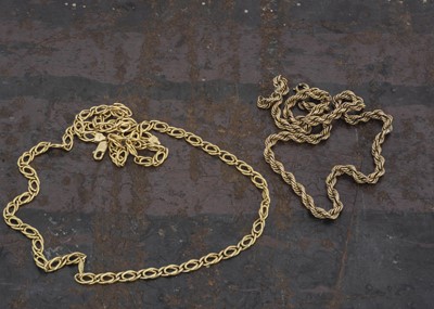Lot 170 - A 9ct gold flattened curb link yellow gold chain