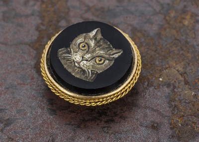 Lot 175 - A 19th Century micro mosaic and gold pussy cat stud