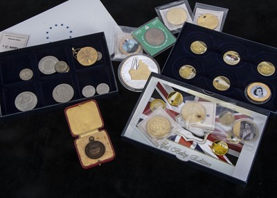 Lot 409 - A collection of five Royal Themed Gold Plated medallions