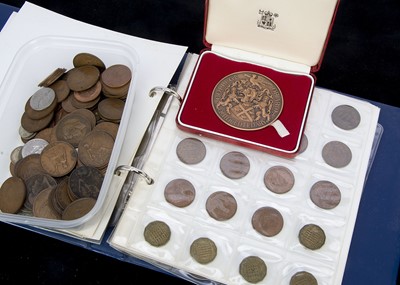 Lot 414 - A small collection of predominantly British coinage