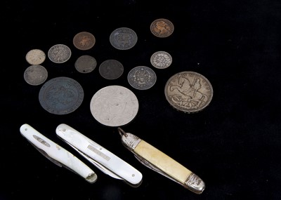 Lot 416 - a small Collection of thirteen British coins