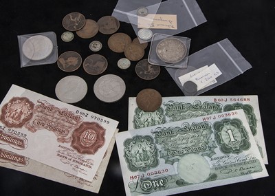 Lot 427 - A small collection of British coins and banknotes