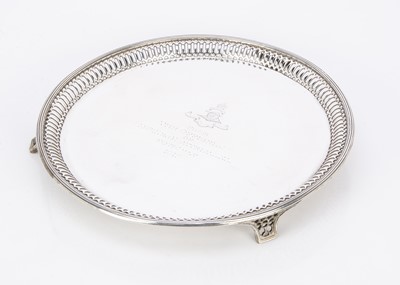 Lot 451 - A George V silver card tray from Goldsmiths & Silversmiths
