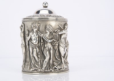 Lot 454 - A nice Victorian silver biscuit barrel or cannister by Hilliard & Thomason