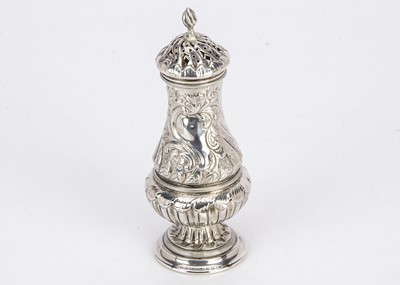 Lot 456 - An Edwardian silver sugar sifter from Goldsmiths & Silversmiths