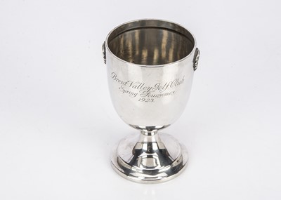 Lot 458 - A George V silver golf trophy goblet