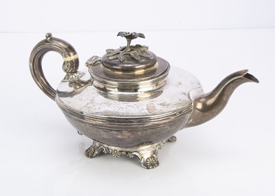 Lot 464 - A Victorian silver teapot by John James Keith