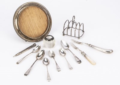 Lot 494 - A collection of silver and silver plate