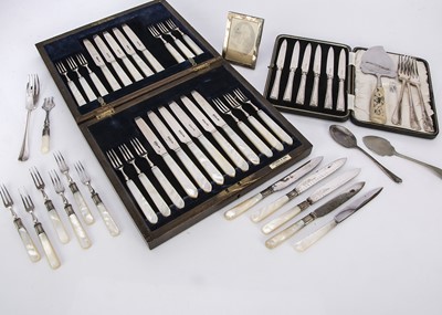 Lot 499 - A collection of Victorian and later silver and silver plated flatware and cutlery