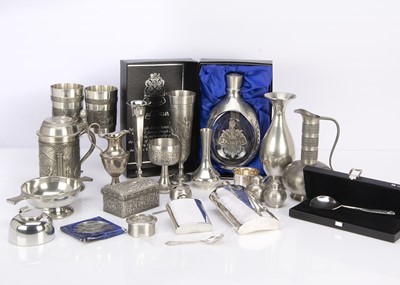 Lot 509 - A collection of silver plate and pewter items