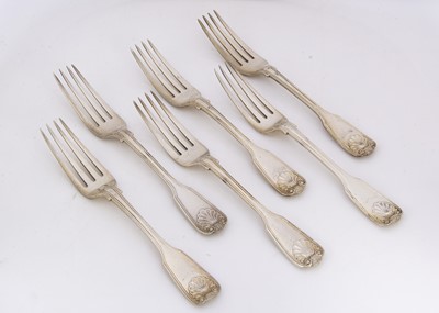 Lot 516 - An harlequin set of six Victorian silver forks