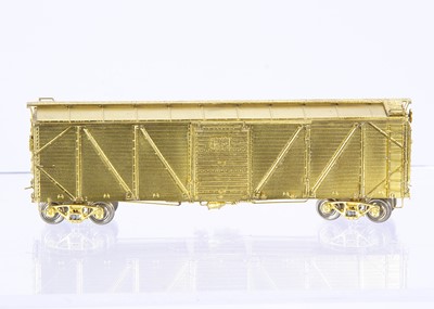 Lot 825 - Overland Models Inc H0 Gauge B&M 'XM-1' Boxcar 40' #71000-72999 (W.A.G.) OMI 3151