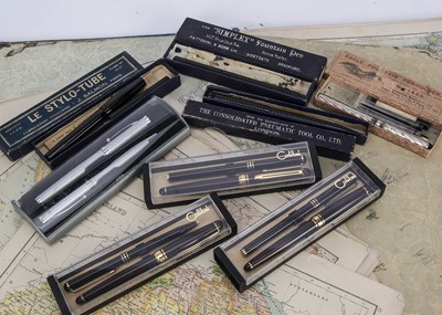 Lot 567 - A collection of modern and vintage pens