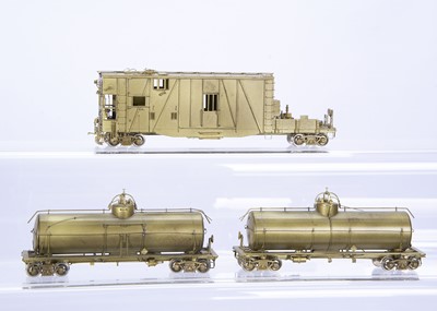 Lot 835 - Overland Models Inc H0 Gauge Union Pacific Weed Sprayer #903128 with Tank Cars OMI-1304