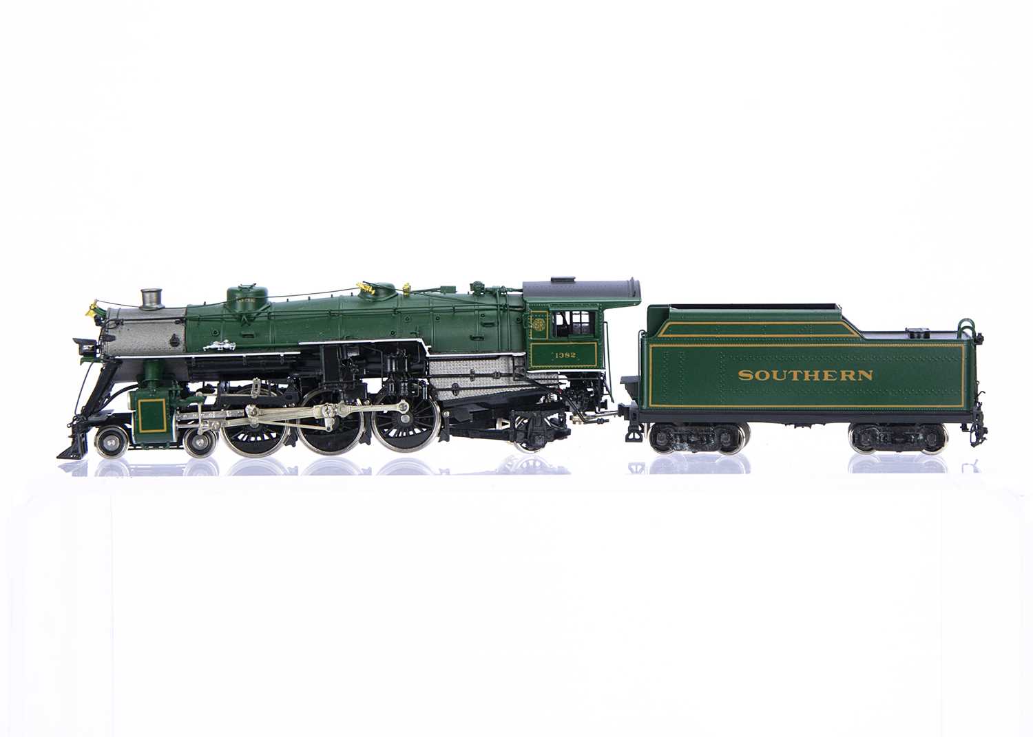 Lot 876 - Iron Horse Models by Precision Scale Co H0 Gauge Southern 4-6-2 PS-4 W/Walschaert's Valve Gear 10,000 Gallon Tender Factory Painted #1382, PSC #16804-1