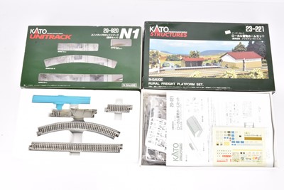 Lot 67 - Kato N Gauge Unitrack Packs and Kit Rural Freight Platform Set