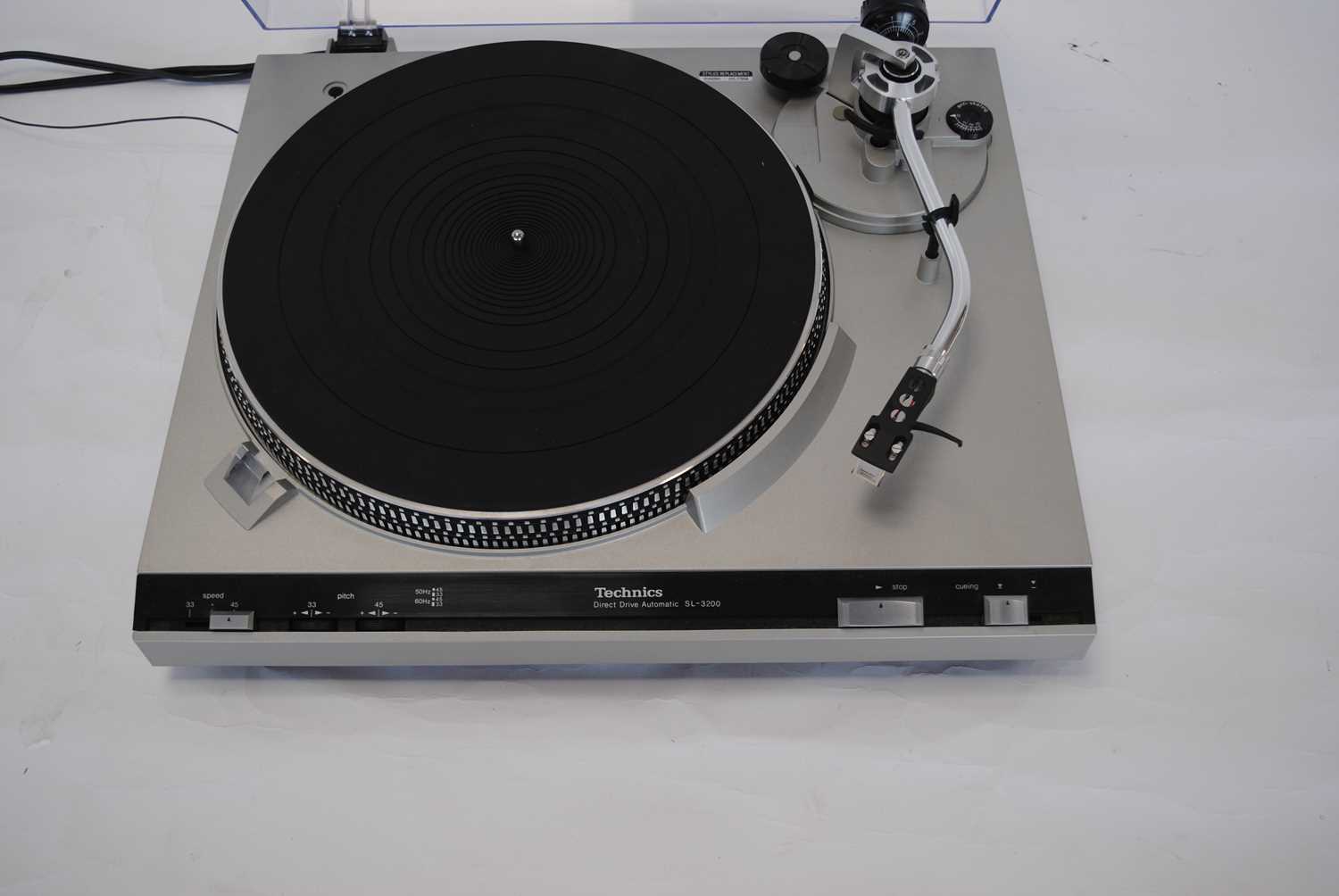 Lot 572 - Technics Record Deck