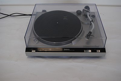 Lot 572 - Technics Record Deck