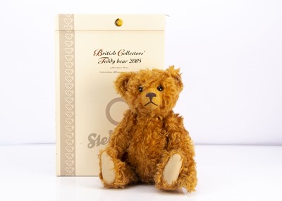 Lot 5 - A Steiff British Collectors teddy bear 2005