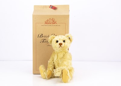 Lot 16 - A Steiff limited edition British Collectors 2003 teddy bear