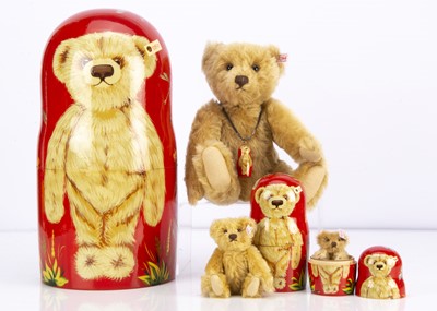 Lot 24 - A Steiff limited edition teddy bear Matrioschka set