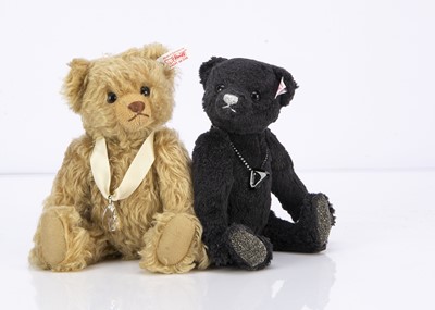 Lot 29 - Two Steiff limited edition teddy bears