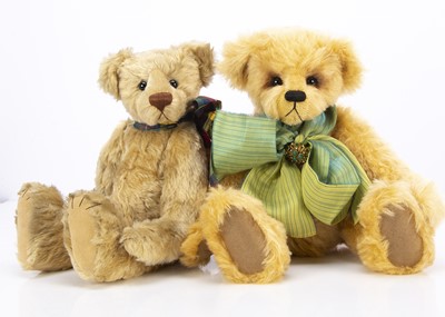 Lot 92 - Two artist teddy bears