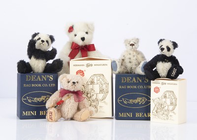 Lot 113 - Five small collectors teddy bears