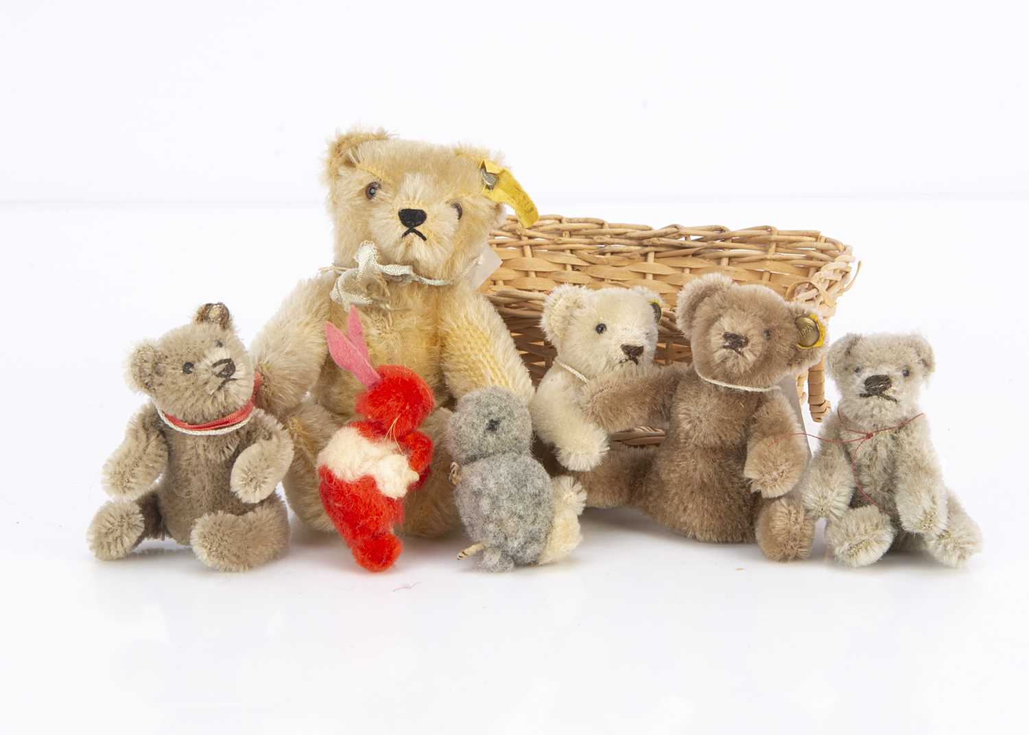 Lot 180 - Five small Steiff post-war teddy bears