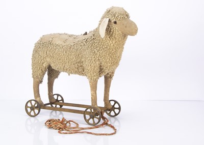 Lot 332 - An early Steiff lamb on wheels circa 1910