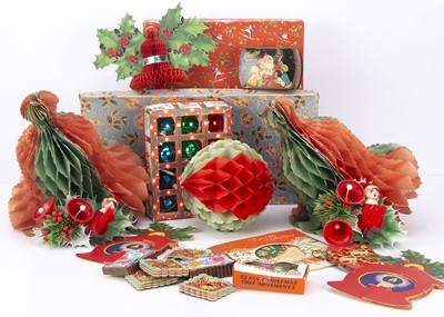 Lot 470 - Christmas items