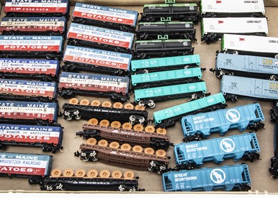 Lot 636 - N Gauge American Freight Stock