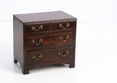 Lot 661 - A 19th century mahogany chest of drawers
