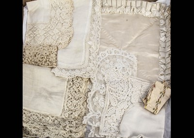 Lot 713 - Textiles and buttons