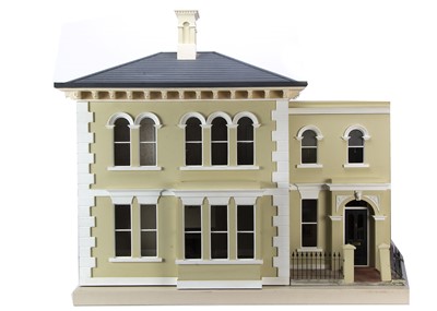 Lot 788 - A Trevor & Sue Cook artists miniature Italianate Villa dolls’ house
