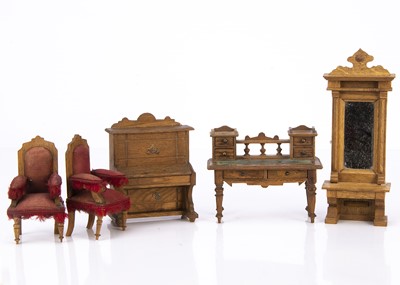 Lot 832 - Early 20th century oak dolls’ house furniture